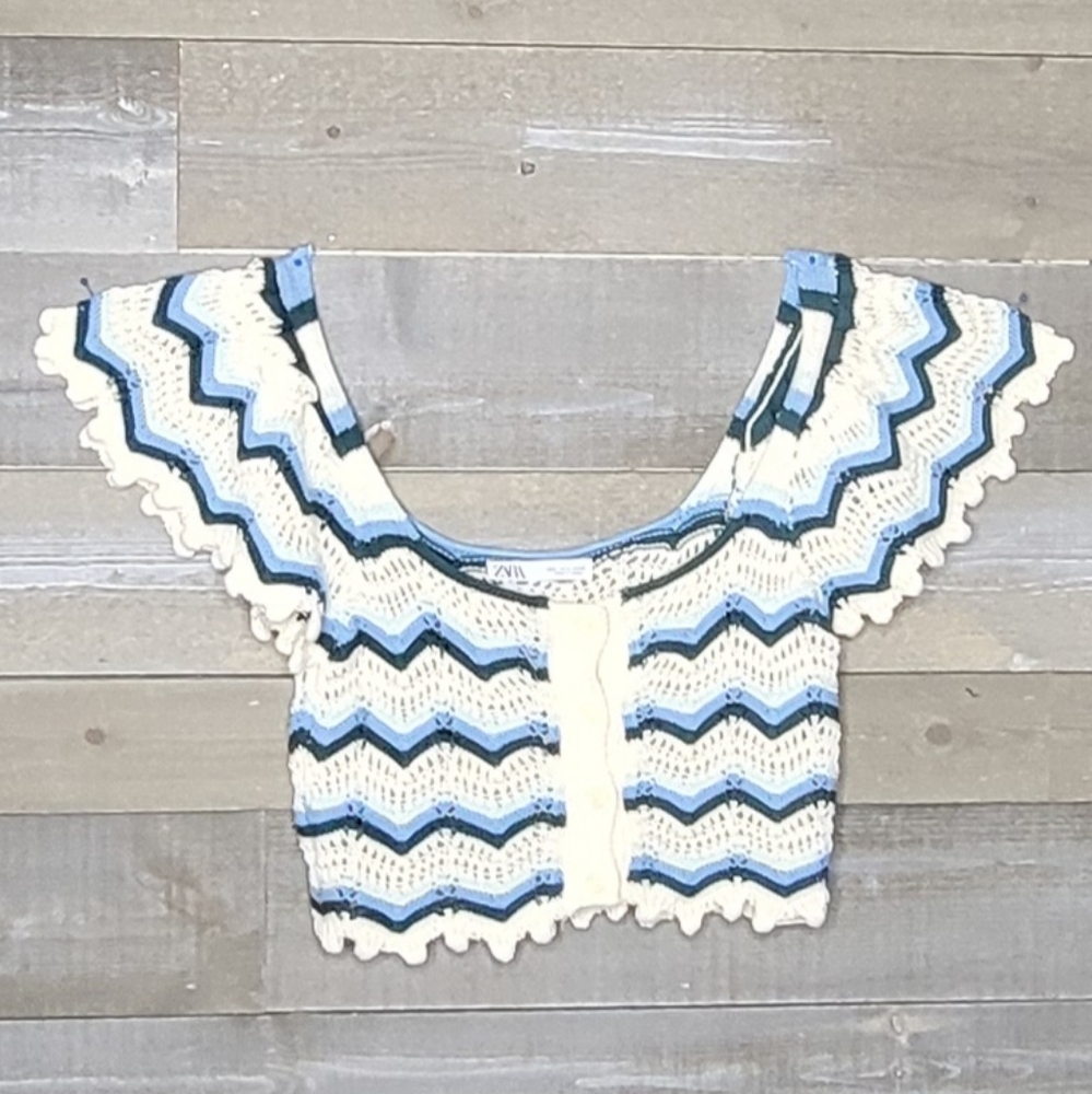 Zara Blue Cream Chevron Pattern Short Flowy Sleeves Crochet Cropped Top